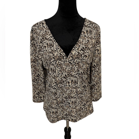 New York & Co Womens Large Deep V-neck Pattern Print Top Blouse Shirt 3/4 Sleeve - Picture 1 of 3
